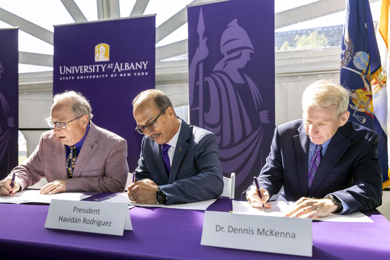 SUNY Albany giúp sinh viên có lợi thế thực tập & việc làm ngay tại trung tâm quyền lực của New York