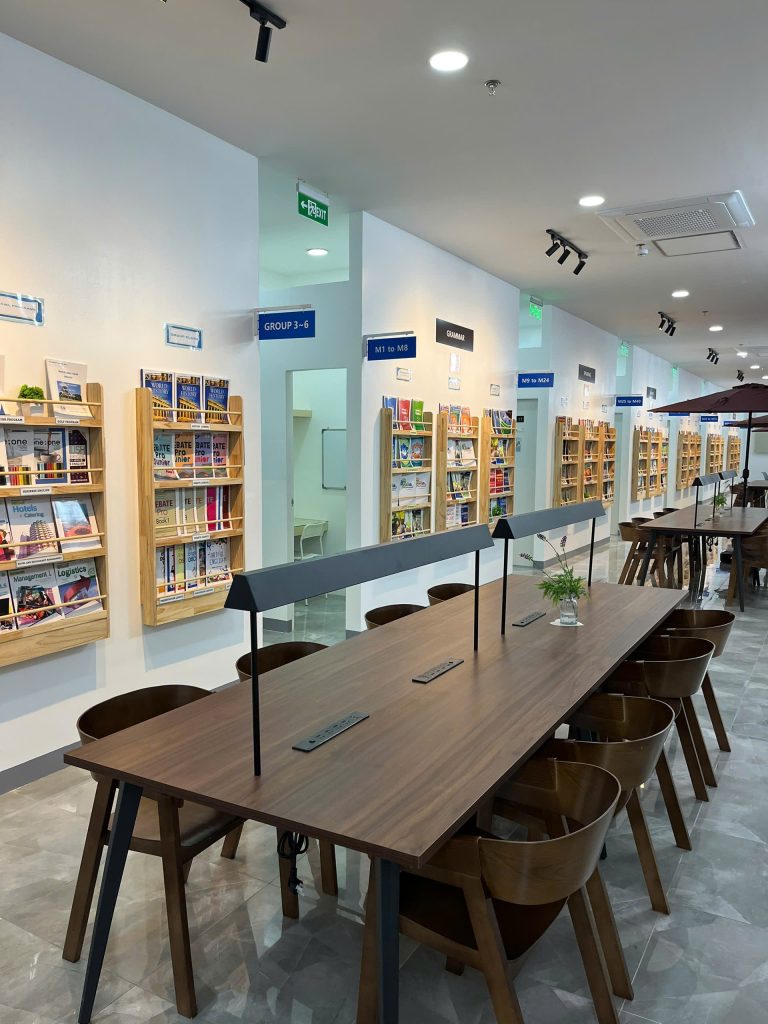 Ưu Đãi Giáng Sinh TALK Academy Clark - self study